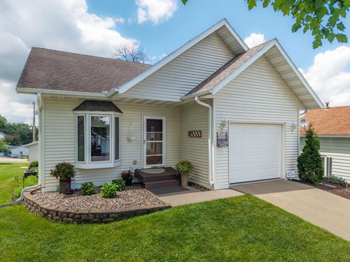 208 High Ave, Wanamingo, MN, 55983-3846 | Card Image