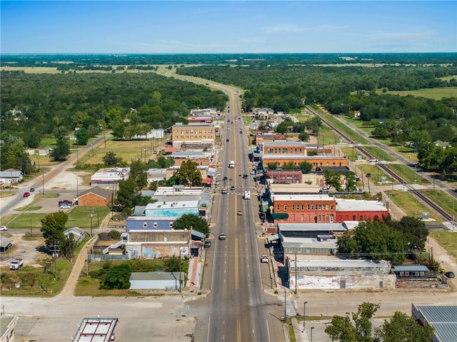 404 S Main St, Home with 0 bedrooms, 0 bathrooms and null parking in Calvert TX | Image 30