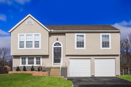 4784 Orangeburg Dr, Columbus, OH, 43228-5737 | Card Image