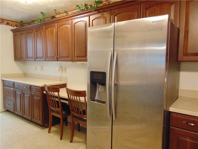 Extra cabinets with built-in desk | Image 7