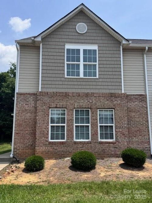 9544 Brackenview Ct, Charlotte, NC, 28214-3201 | Card Image