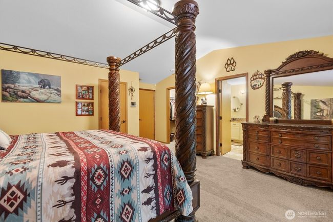 Primary Bedroom | Image 21