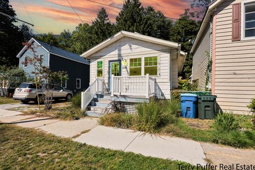 3334 Wilcox Ave, Muskegon, MI, 49441-1095 | Card Image