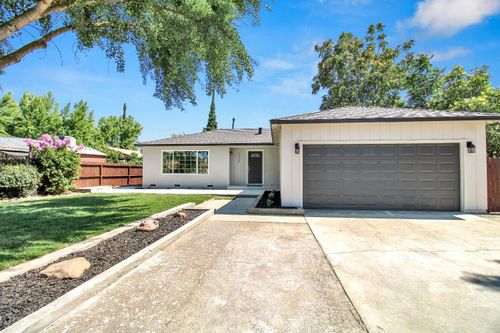 1104 Sandburg Ave, Modesto, CA, 95351-1928 | Card Image