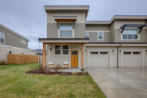 3658 Sw Badger Ave, Redmond, OR, 97756-7286 | Card Image