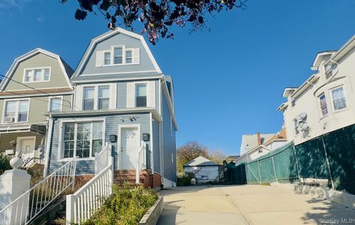 109 34th Ave, Corona, NY, 11368-1331 | Card Image