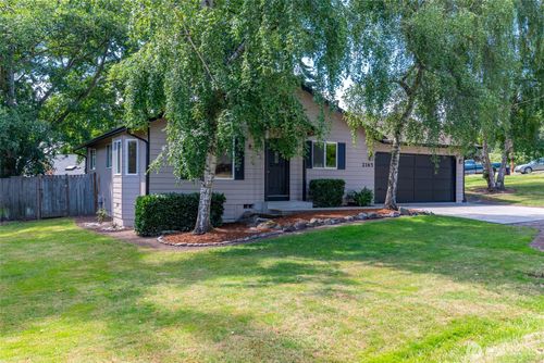 2165 Norman Dr, Oak Harbor, WA, 98277-8999 | Card Image