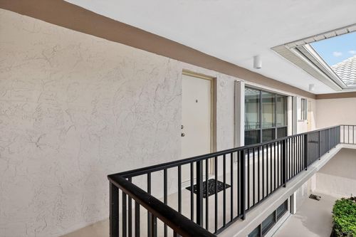 e-16 Turtle Creek Dr, Tequesta, FL, 33469-5524 | Card Image