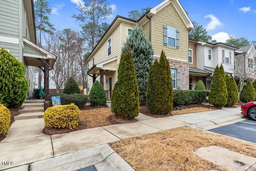 752 Wickham Ridge Rd, Apex, NC, 27539-9049 | Card Image