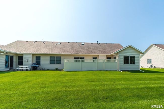 5506 Baraboo Court, Home with 2 bedrooms, 2 bathrooms and null parking in Davenport IA | Image 28
