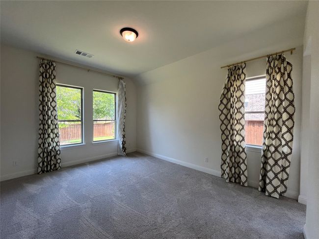 Inlaw suite on first floor - living area | Image 18