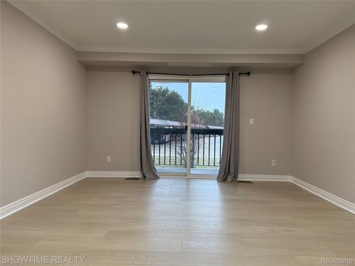 15536 Ashley Ct, Macomb, MI, 48044-3806 | Card Image