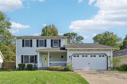 1242 Heatherstone Dr, Painesville, OH, 44077-5423 | Card Image