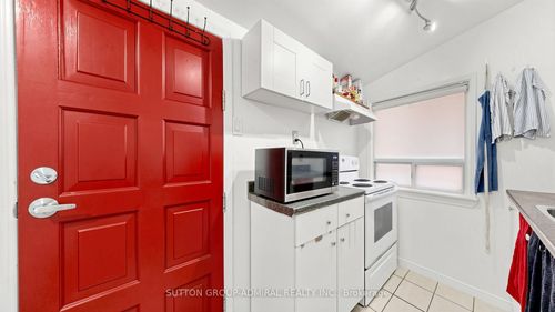 75 Rockcliffe Blvd, Toronto, ON, M6N4R4 | Card Image