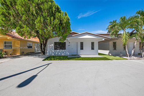 1-1283 W 42nd St, Hialeah, FL, 33012-5909 | Card Image