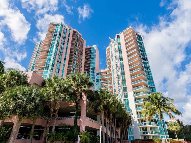 APT-102 - 3370 Ne 190 Th St, Condo with 2 bedrooms, 3 bathrooms and null parking in Aventura FL | Image 33