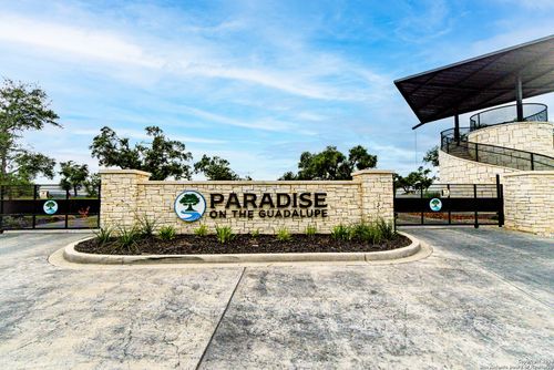 1922 Paradise Pkwy, Canyon Lake, TX, 78133-6540 | Card Image