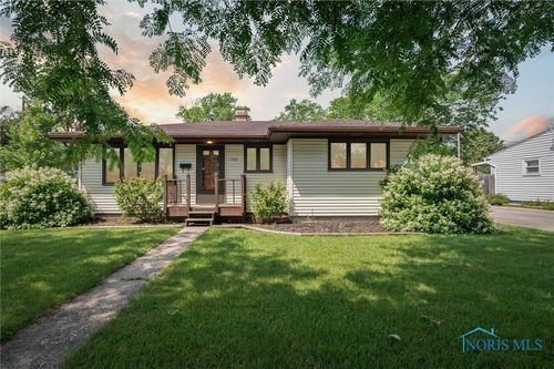 1305 Cady St, Maumee, OH, 43537-3131 | Card Image