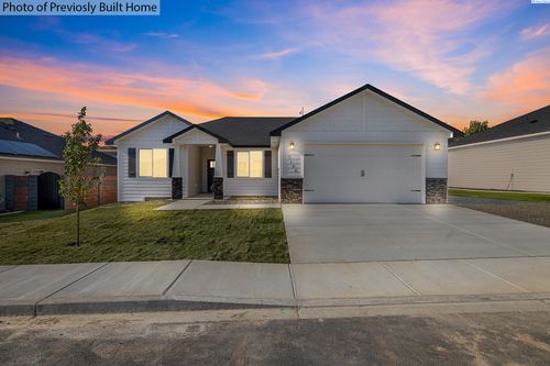 3026 S Belfair St, Kennewick, WA, 99338-5693 | Card Image