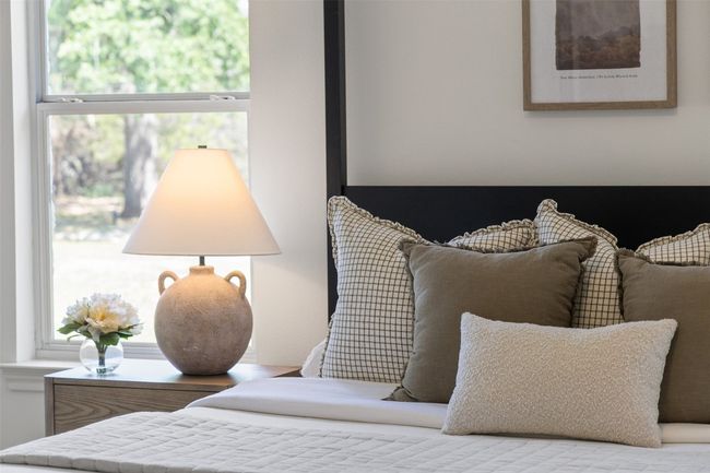 Bring the outdoors into your primary bedroom. | Image 17