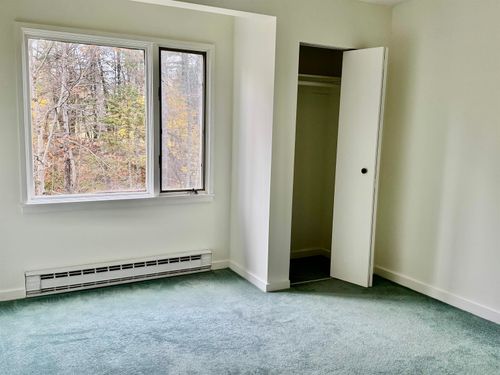 107-107 Brook Holw, Hanover, NH, 03755-2802 | Card Image