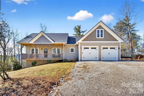 111 Wipprecht Dr, Spruce Pine, NC, 28777-9252 | Card Image