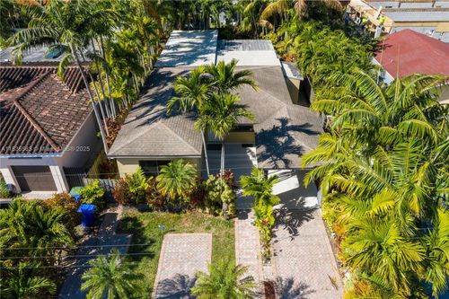 b-2708 Sw 33rd Ct, Miami, FL, 33133-2828 | Card Image