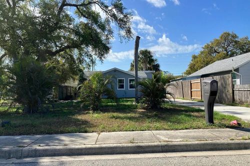 205 2nd Ave Nw, Largo, FL, 33770-3310 | Card Image