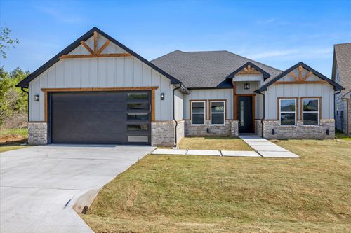 5607 Belaire Cir, Granbury, TX, 76048-6568 | Card Image