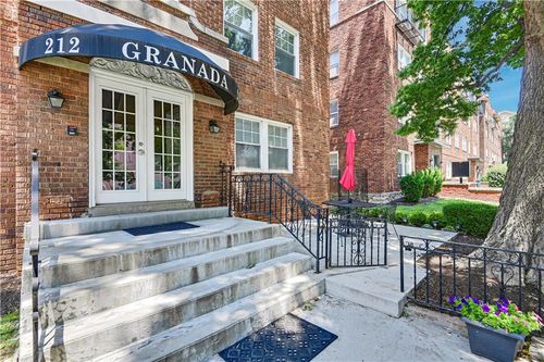 apt-2-212 Emanuel Cleaver Ii Blvd, Kansas City, MO, 64112-1741 | Card Image