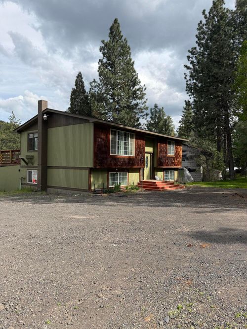 8511 Mclaughlin Ln, Klamath Falls, OR, 97601-9095 | Card Image