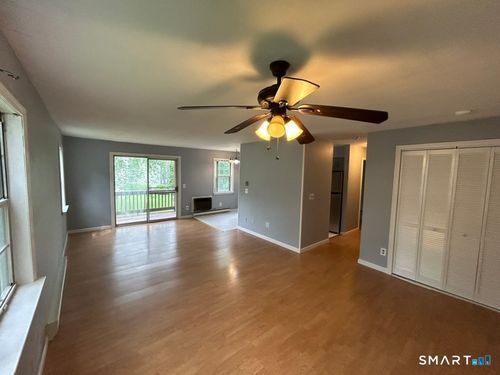 e52-5 Woodside Ave, Danbury, CT, 06810-7126 | Card Image