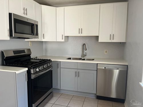 5535 Mayfair Cir, Pensacola, FL, 32506-5323 | Card Image