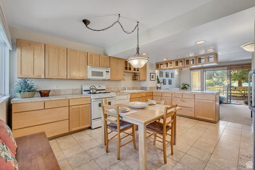 115 Davis Ct, Park City, UT, 84060-6973 | Card Image