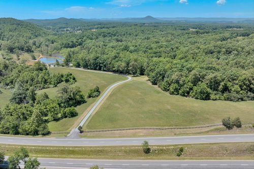 260 Peaceful Valley Ln, Rocky Mount, VA, 24151-3200 | Card Image