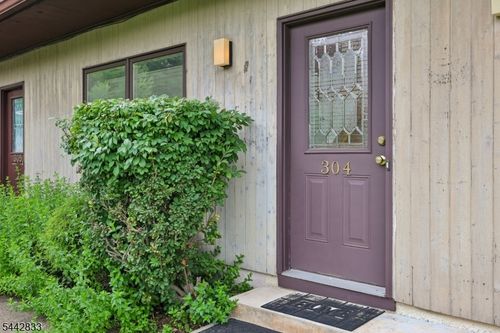 304-281 Browertown Rd, Woodland Park, NJ, 07424-2600 | Card Image