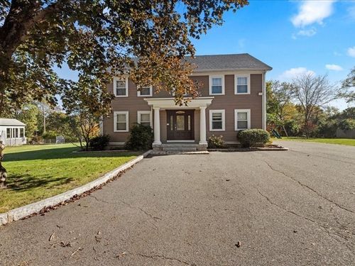 132 Thatcher St, Westwood, MA, 02090-2529 | Card Image