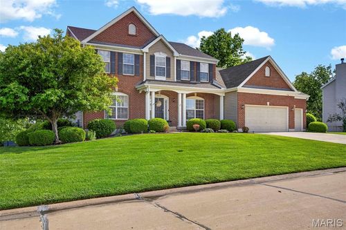 262 Three Cedars Dr, Lake St Louis, MO, 63367-4501 | Card Image