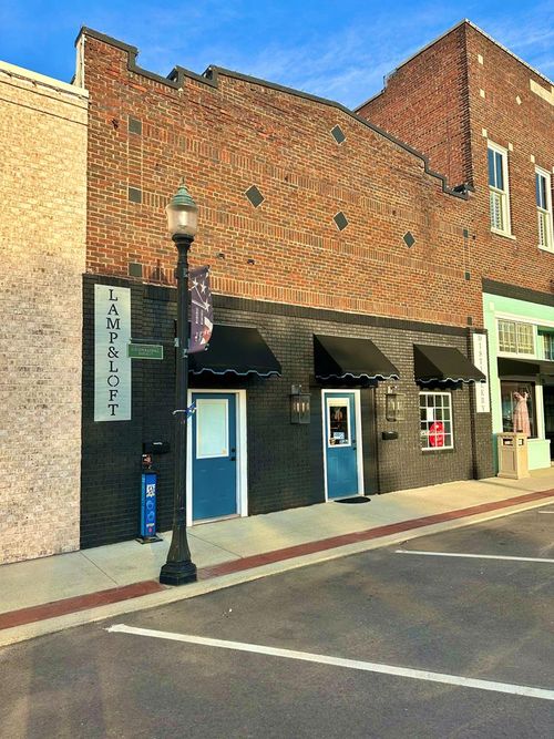 107 E Court Sq, Livingston, TN, 38570-1867 | Card Image