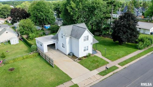 1713 N 5th St, Clinton, IA, 52732-2609 | Card Image