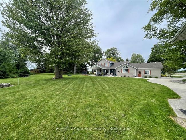 1949 Michigan Line, House other with 3 bedrooms, 3 bathrooms and 6 parking in Sarnia ON | Image 4