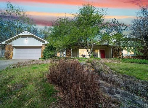 1910 4th St, Claremore, OK, 74017-4703 | Card Image