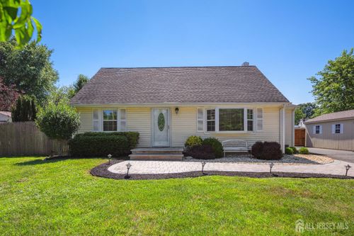 576 Englishtown Rd, Monroe, NJ, 08831-2949 | Card Image