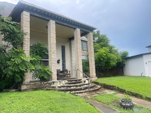 131 Squires Bnd, Stafford, TX, 77477-6233 | Card Image