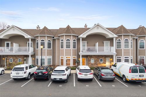 5 Jacqueline Way, Babylon, NY, 11703-1206 | Card Image
