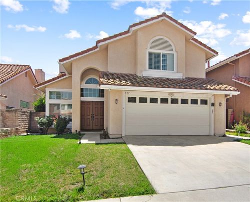 537 Savona Way, Oak Park, CA, 91377-4844 | Card Image