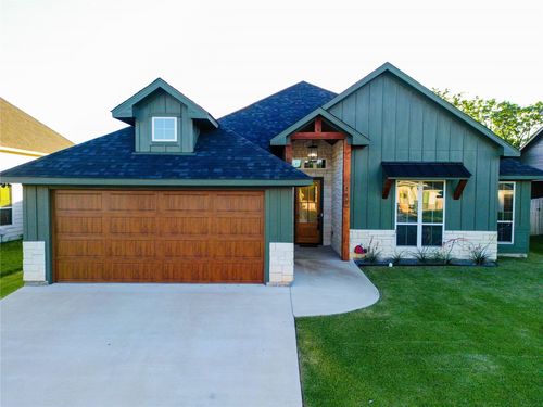 111 Vaughn Meadows Dr, Tom Bean, TX, 75491-1201 | Card Image