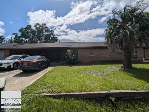 979 Live Oak Dr, Hinesville, GA, 31313-5114 | Card Image