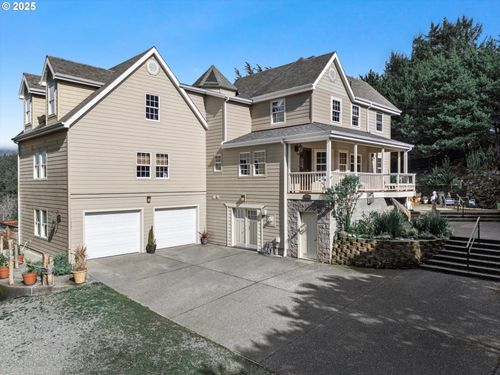 95161 Horizon Dr, Gold Beach, OR, 97444-9598 | Card Image
