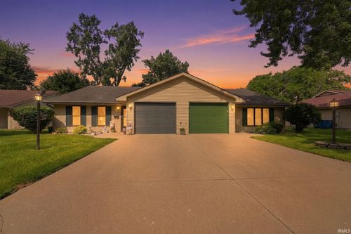 607 Mark Drive, Angola, IN, 46703 | Card Image
